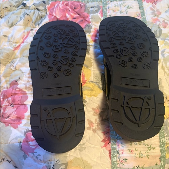 T.U.K. Brogue Mary Jane Shoes with oil slick/rainbow look - Picture 4 of 6